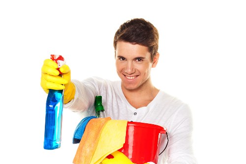 Reusable cleaning equipment and low-waste carpet cleaning practices